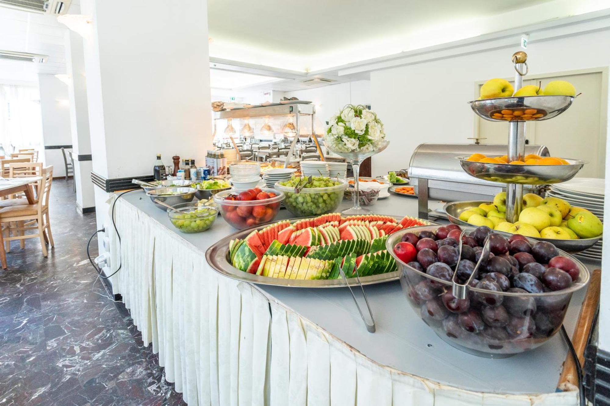 Hotel Aiglon Rimini Buitenkant foto